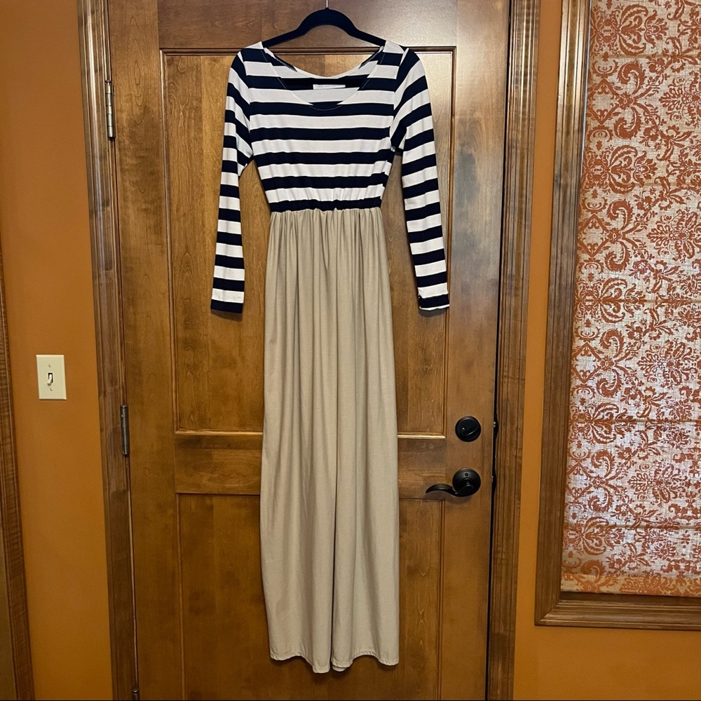 Hackwith Design House Wide Striped Maxi Dress M